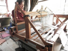 Ciwas的編織故事，2013工讀在德瑪汶。(標題圖檔)